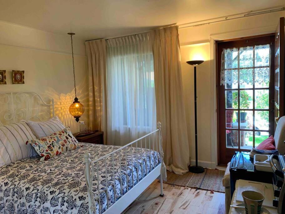Havre Chez Guylaine Apartman Laval Kültér fotó